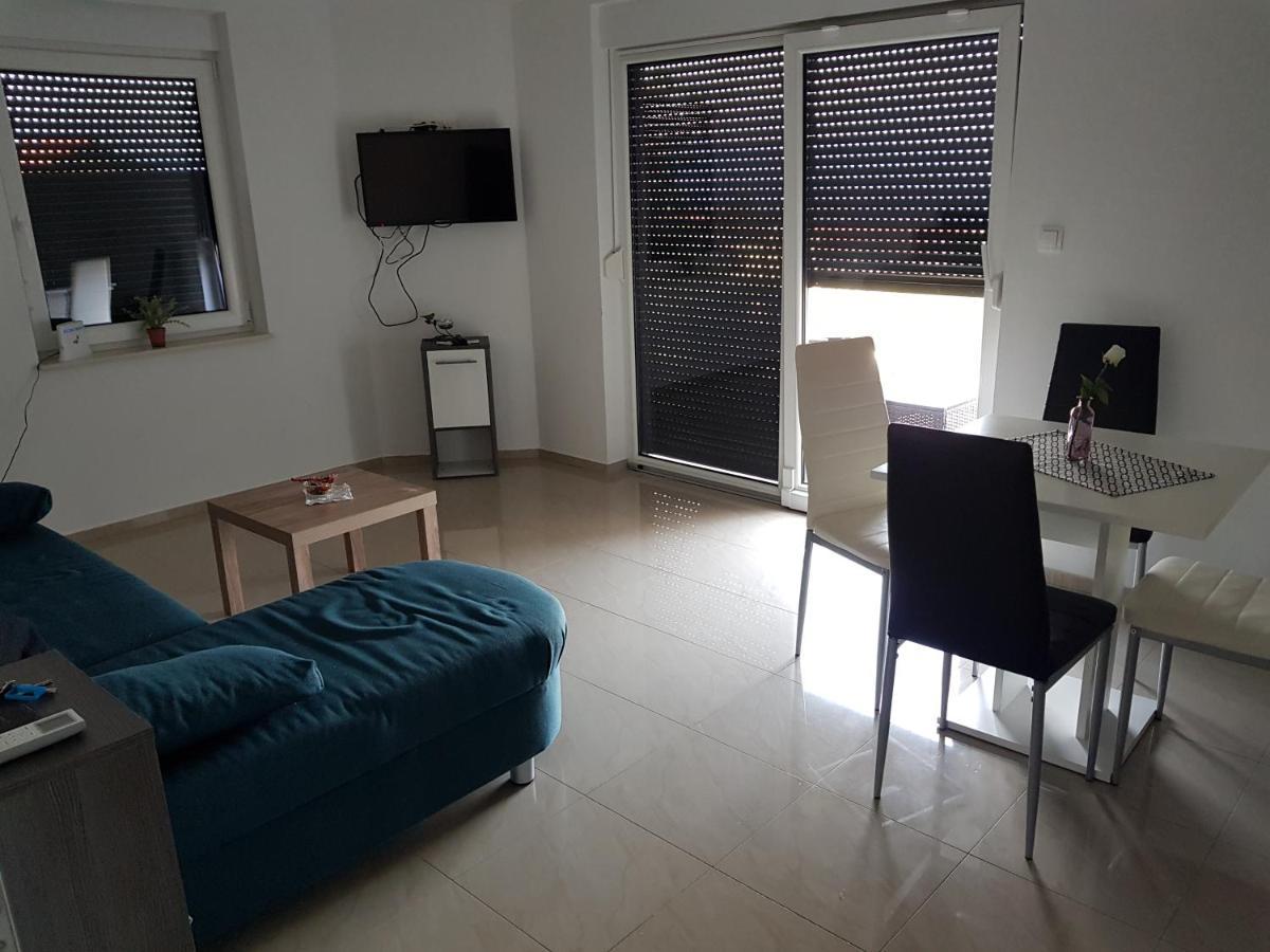Apartmani Zaric Malinska Exterior foto