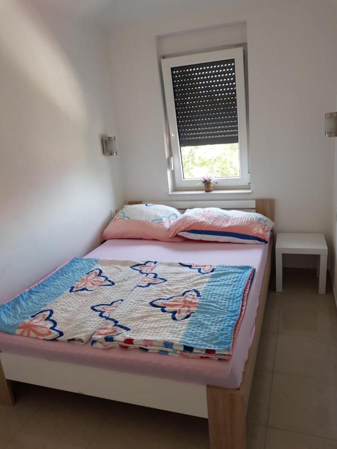 Apartmani Zaric Malinska Exterior foto