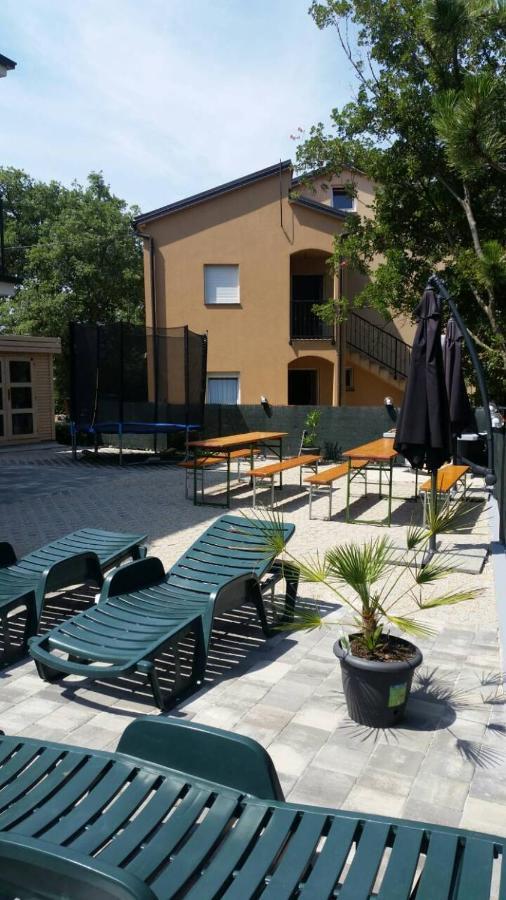 Apartmani Zaric Malinska Exterior foto