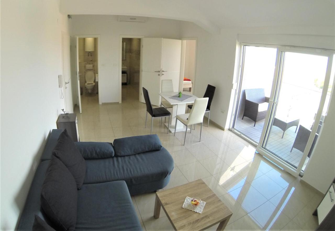 Apartmani Zaric Malinska Exterior foto