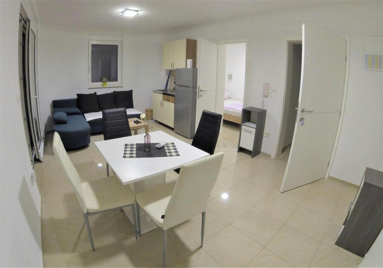 Apartmani Zaric Malinska Exterior foto