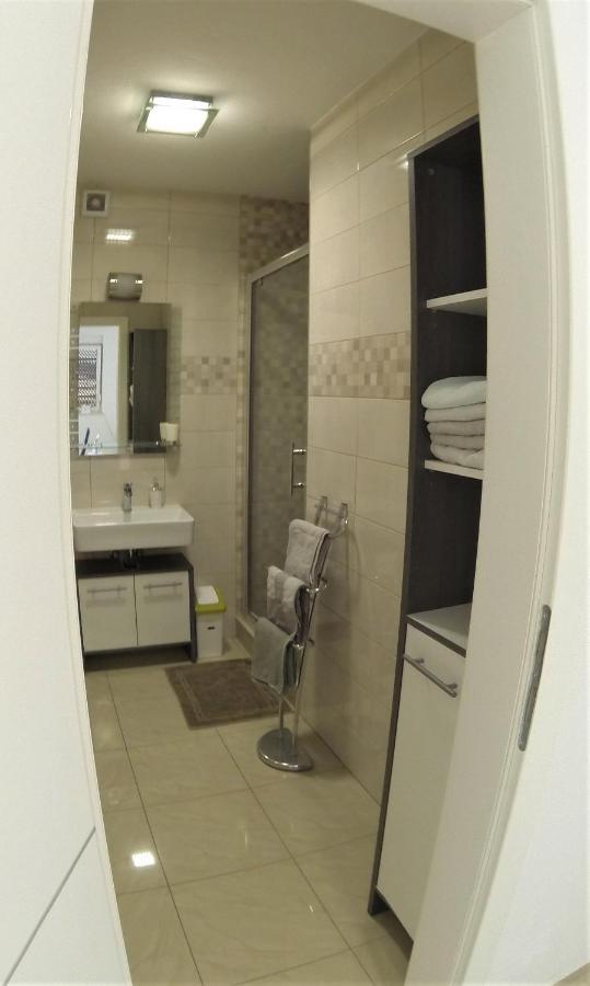 Apartmani Zaric Malinska Exterior foto
