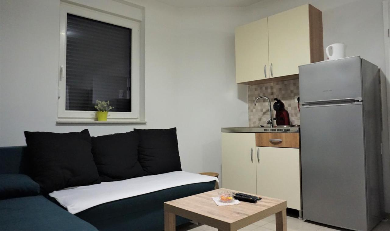 Apartmani Zaric Malinska Exterior foto