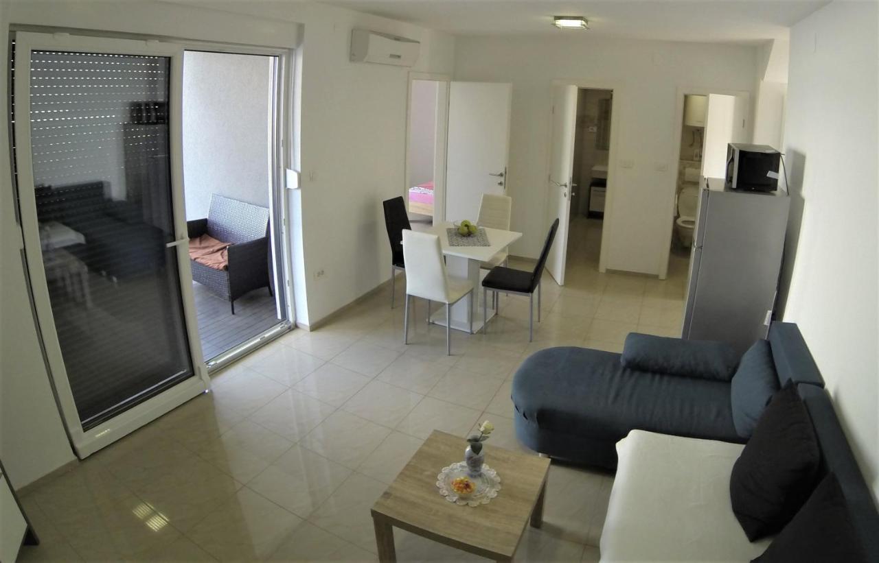 Apartmani Zaric Malinska Exterior foto