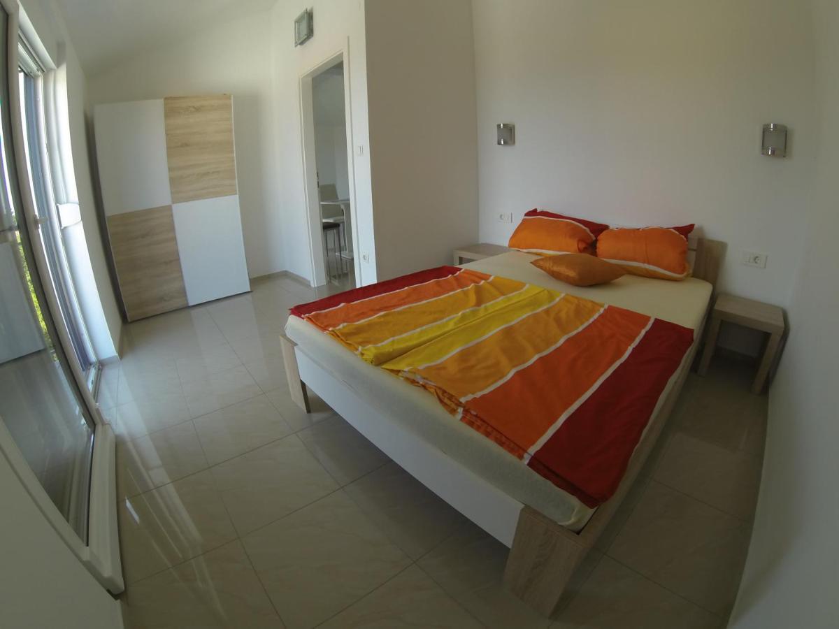 Apartmani Zaric Malinska Exterior foto